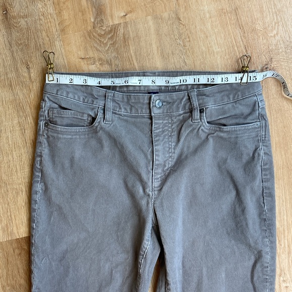 Lands End Straight Leg Mid Rise Gray Corduroys Size 8 - Picture 3 of 11